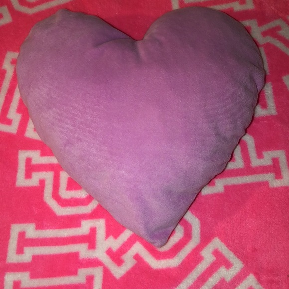 Mickey & Minnie Mouse Heart Pillow - Picture 2 of 2